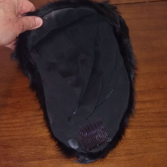 Vintage 1940's Style Black Fur Hat and Coordinating Fur Clutch Purse - Picture 6 of 10